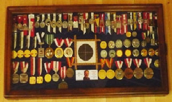 M�dailler A vignette_No 2